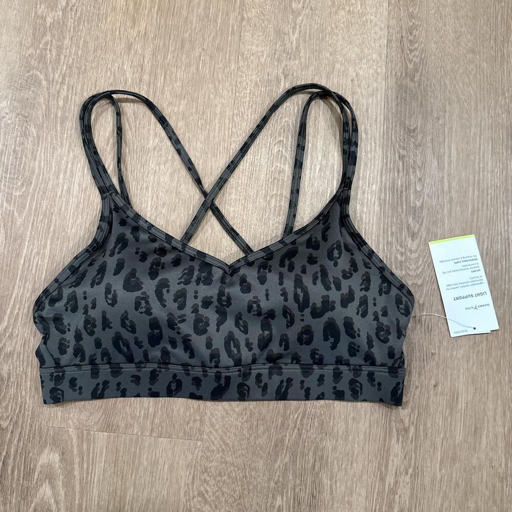 Leopard print sports bra Size M NWT
